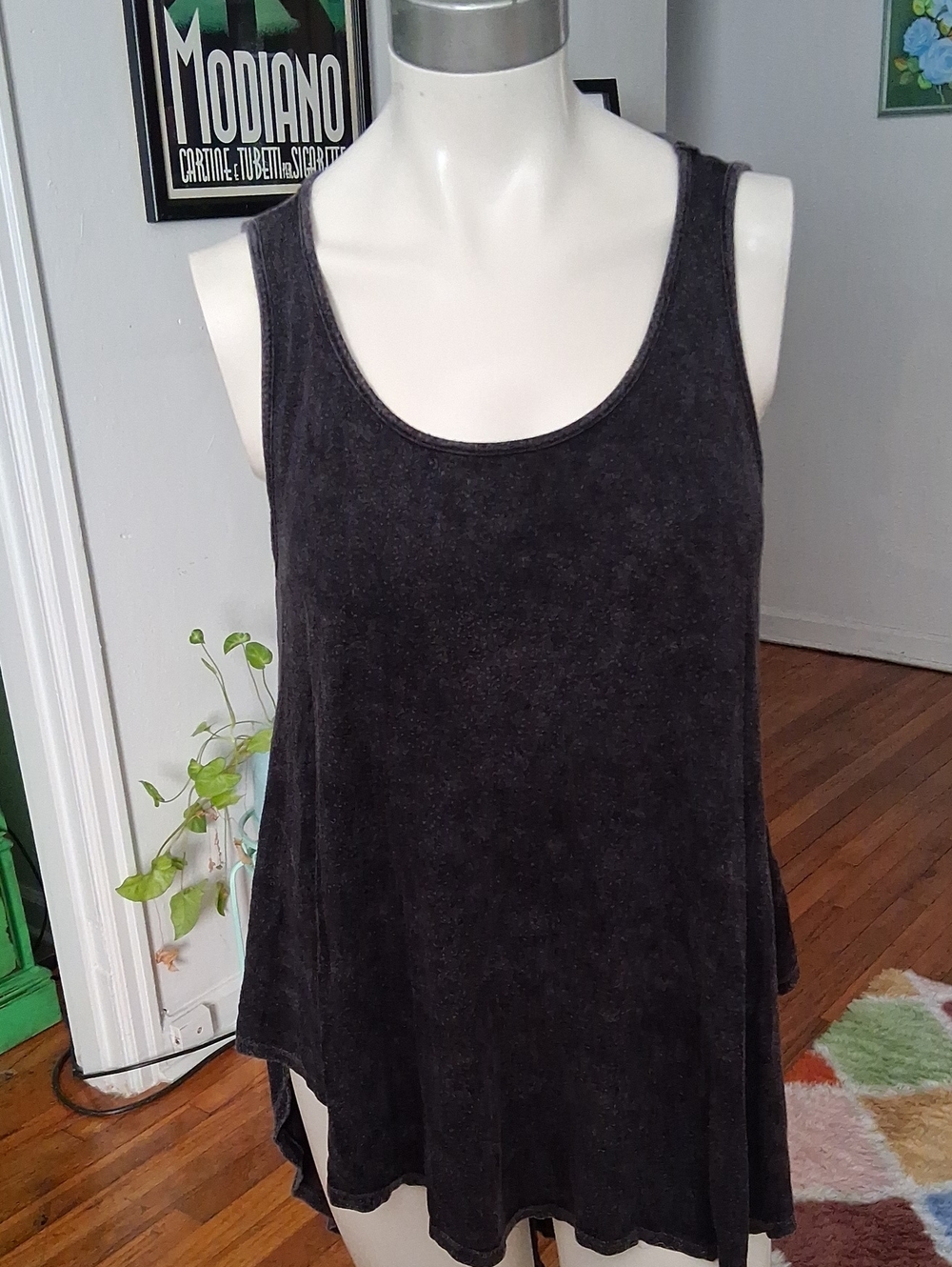 1.4.3. Story by Line Up Washed Black Scoop Neck Tank